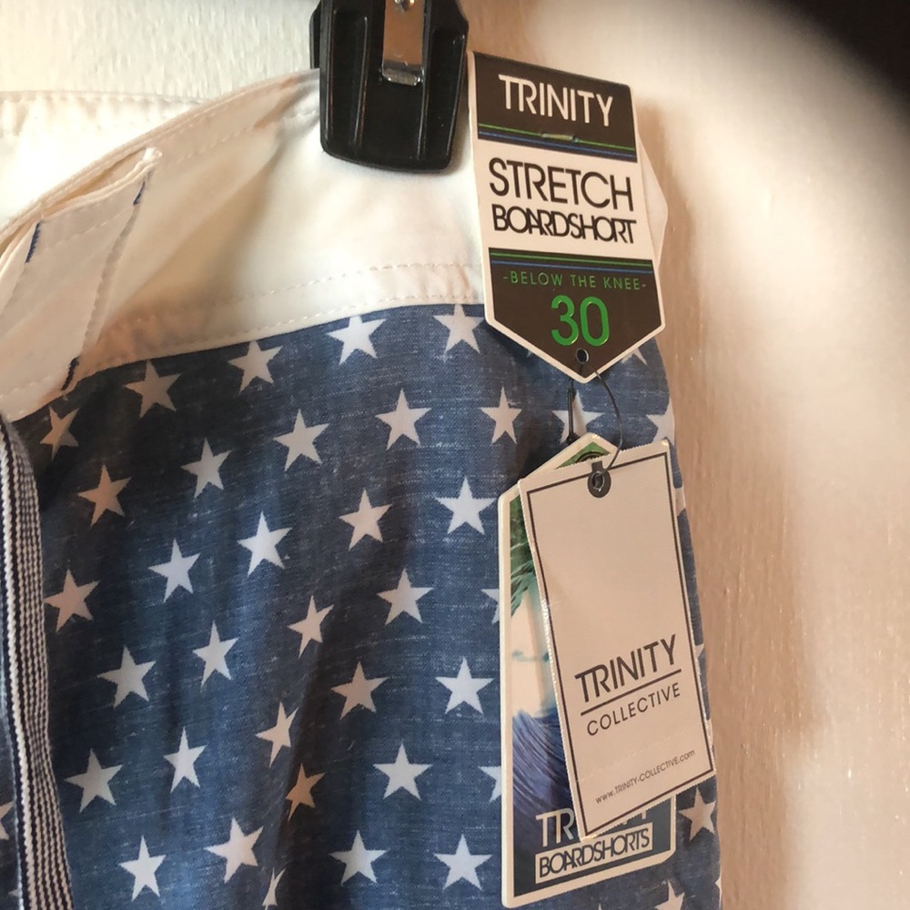 TRINITY Patriots Boardshorts Stretch Below The Knee Men’s Size 30 - Picture 7 of 9